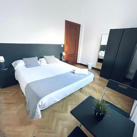Ibiza Habitaciones Madrid Esterno foto