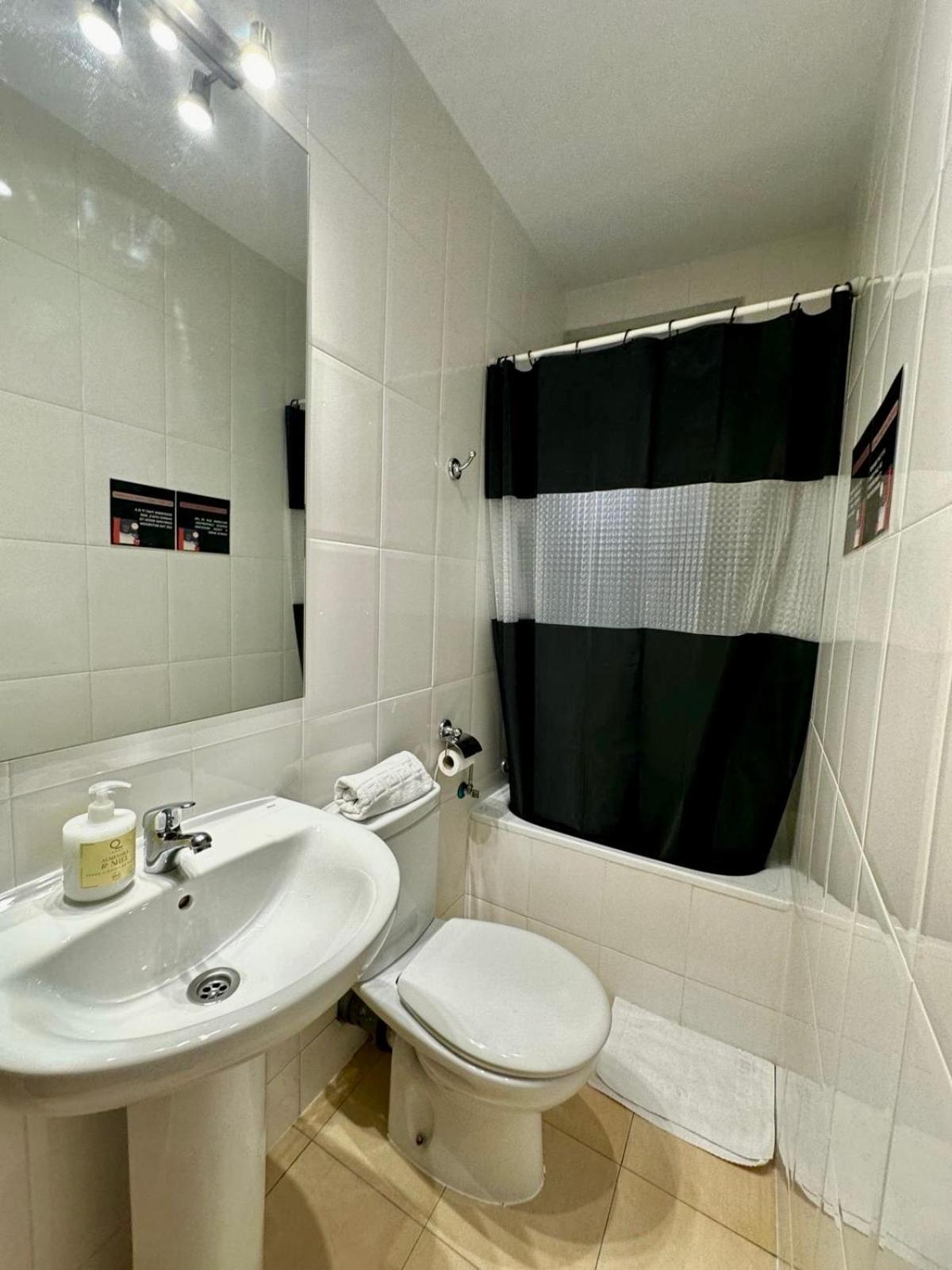 Ibiza Habitaciones Madrid Esterno foto