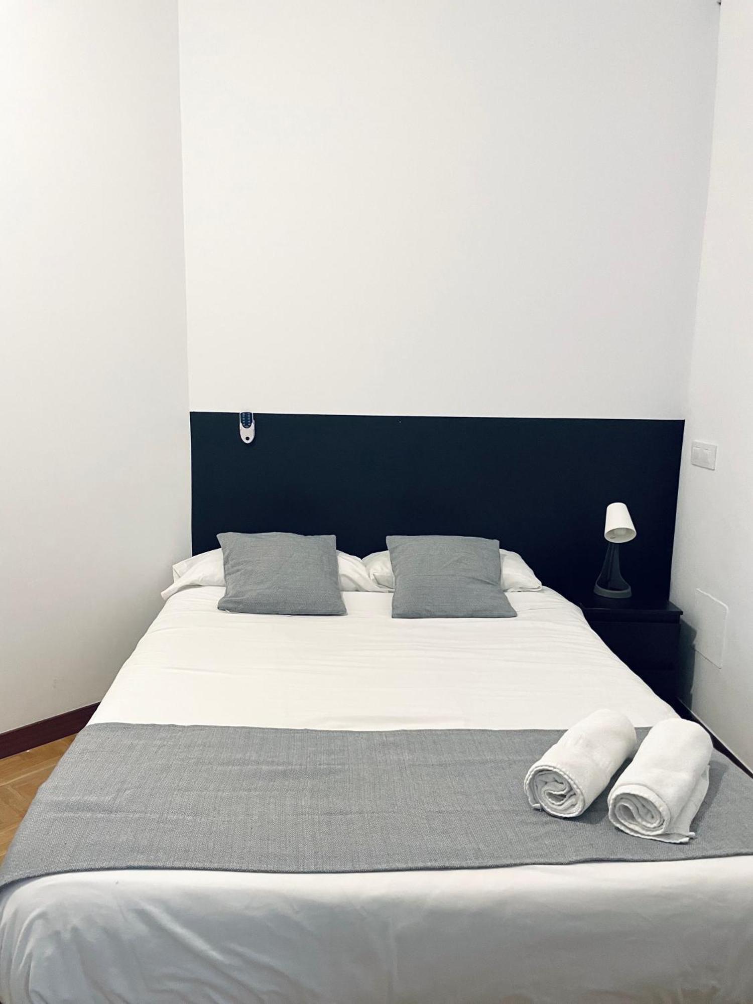 Ibiza Habitaciones Madrid Esterno foto