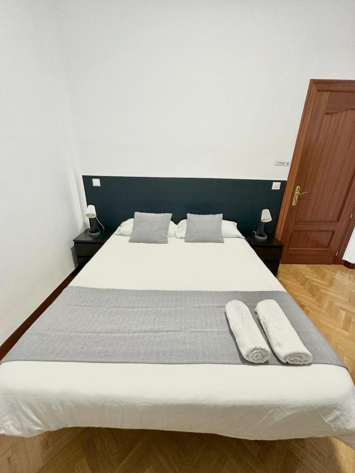 Ibiza Habitaciones Madrid Esterno foto