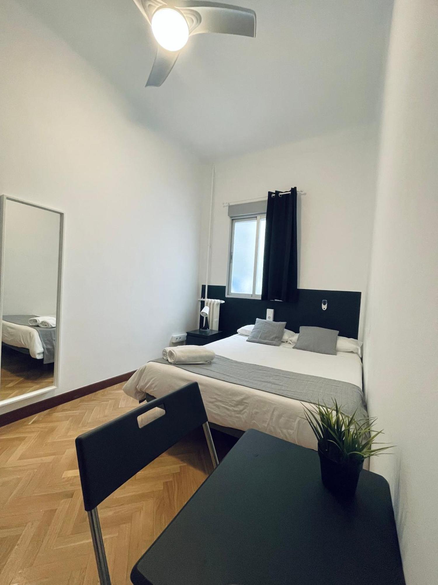 Ibiza Habitaciones Madrid Esterno foto