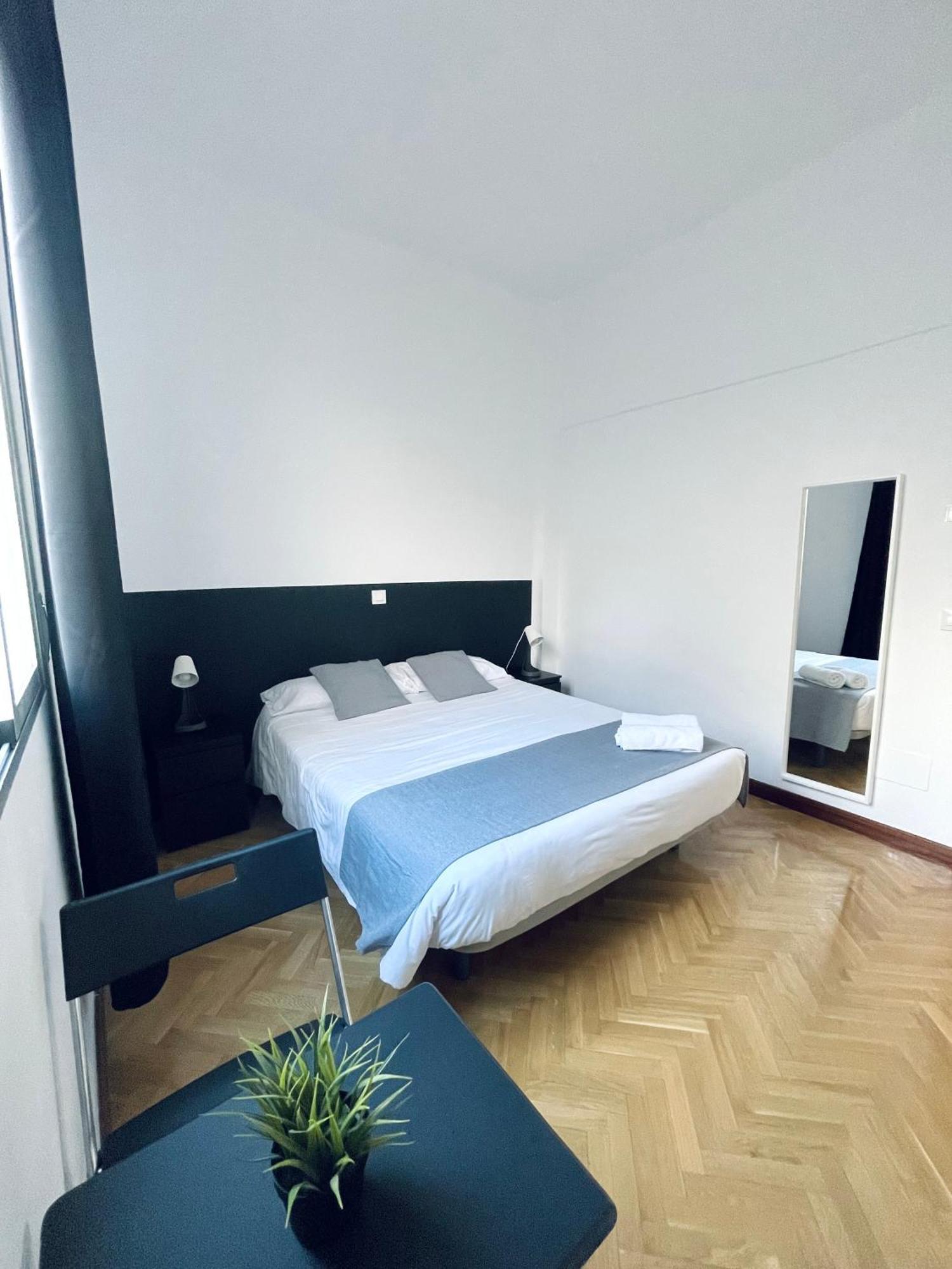 Ibiza Habitaciones Madrid Esterno foto