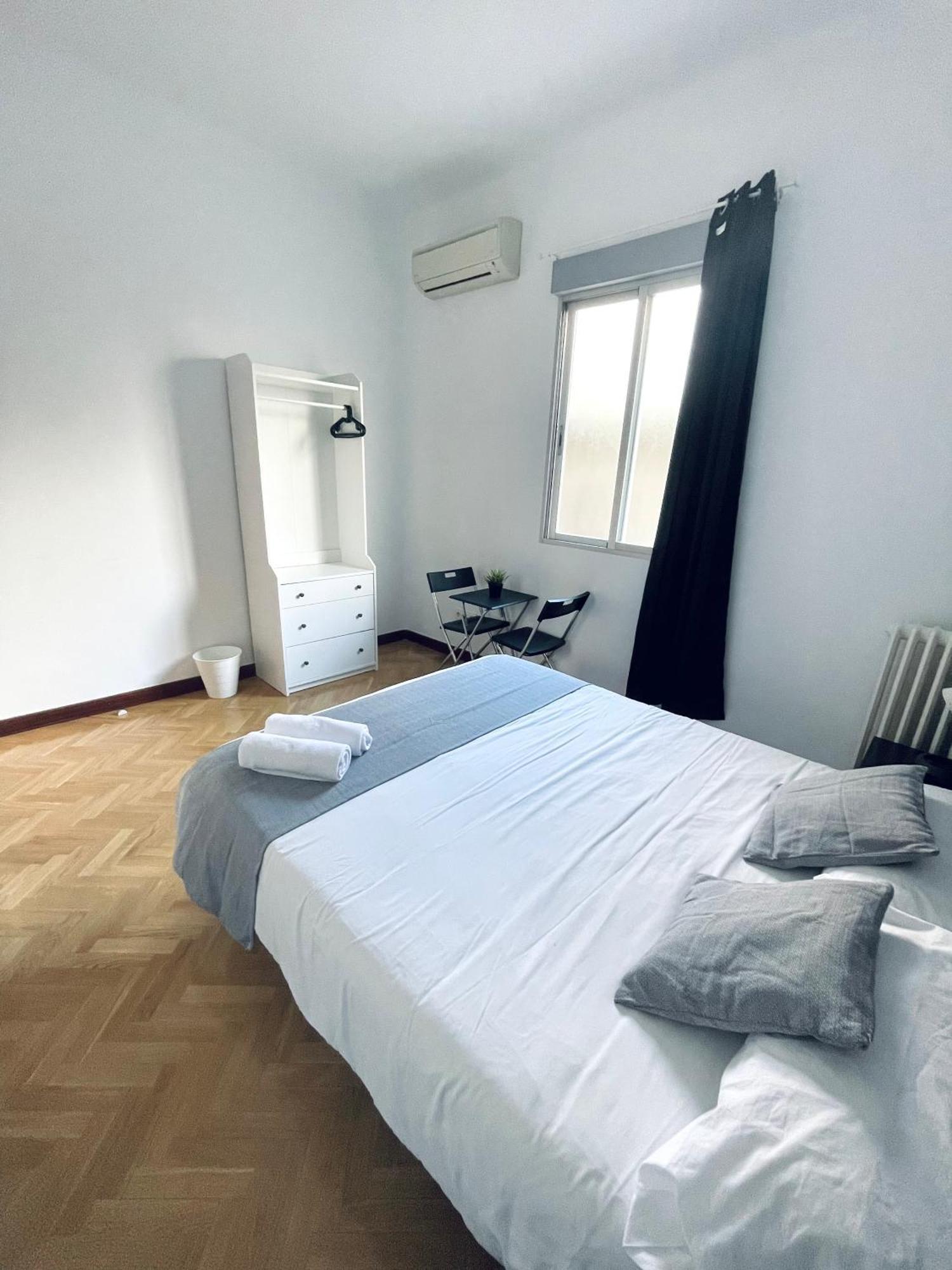 Ibiza Habitaciones Madrid Esterno foto